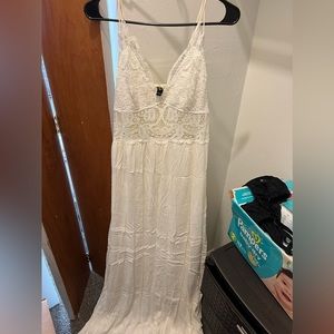 Windsor maxi dress size large